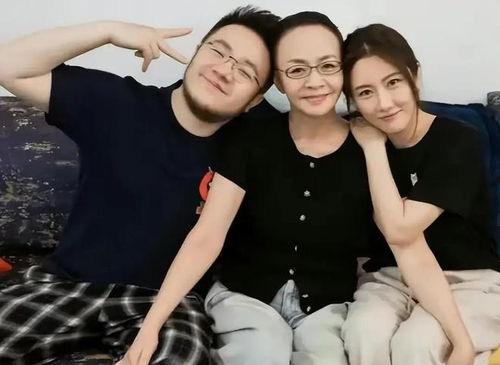 娱乐吃瓜爆料扒一扒,吃瓜爆料,明星幕后故事大起底 第2张 娱乐吃瓜爆料扒一扒,吃瓜爆料,明星幕后故事大起底 第2张